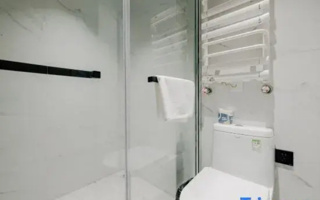 WanYoo Esports Hotel (Jinan Daming Lake North Gate)