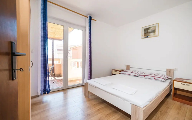 Ivica two Bedroom Apartment B, Novalja