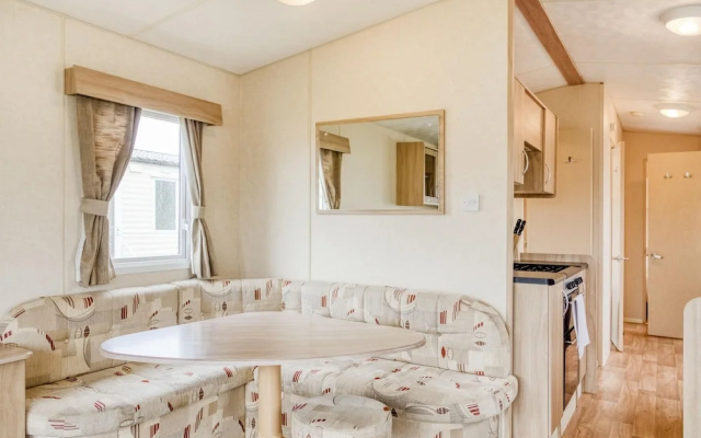 Gorgeous Home in Hastings With Sea Nearby