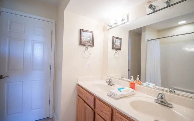 Oak Shores 66