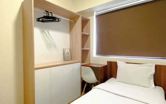 Homey 2Br With Work Space At Meikarta Apartment