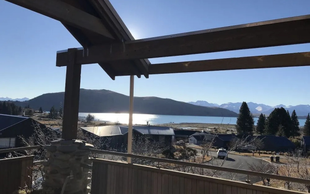 Glacier Rock Gallery Lake View
