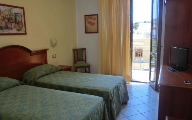 Helios Hotel
