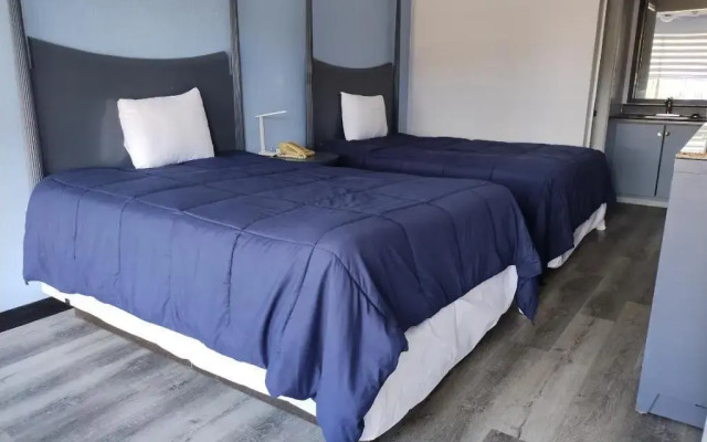 Budgetel Inn & Suites