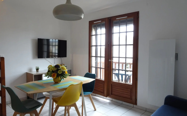 Nice duplex apartment, 400 m from the beach.
