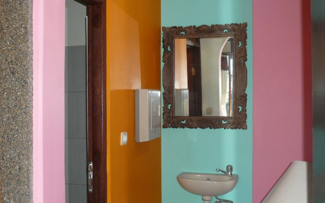 Cest Bon Cafe and Homestay