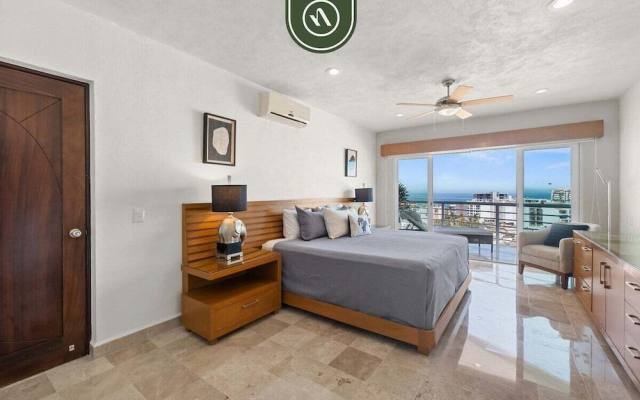 Stunning 2 BR Condo - Oceanview Terrace - Downtown