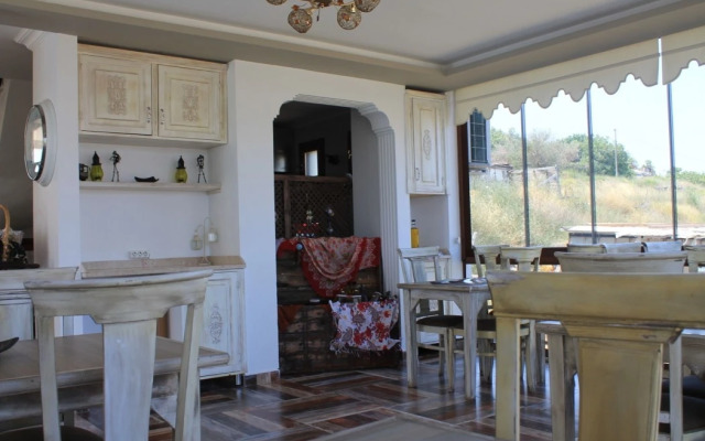 Cunda House Kucuk Otel