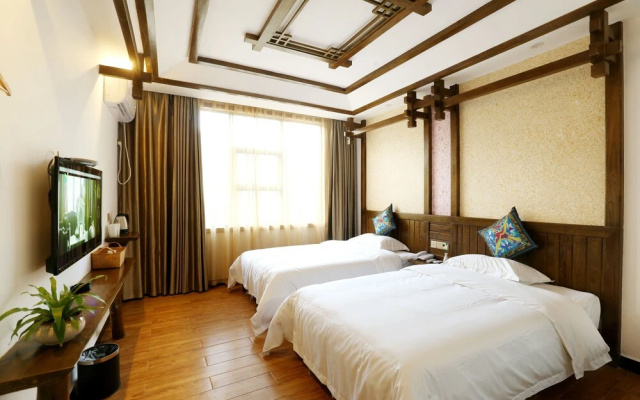 Memory of Xiangxi Humanities Theme Inn