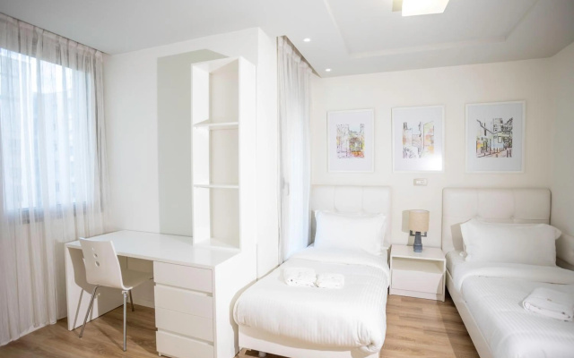 Lake Drive Rooms&Apartments