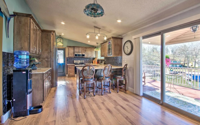 Private Dock, Waterfront Views! Sunrise Beach Home