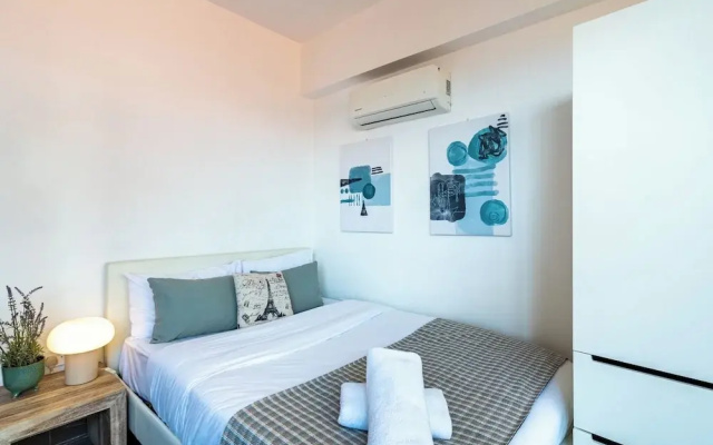 Burst - Chic Studio & Balcony in Larnaca