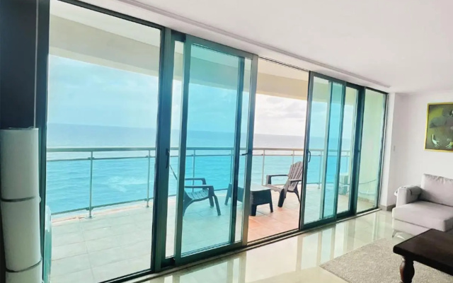 Exclusive 3 BDR, Gym & Pool, SeaView, Luxury Tower