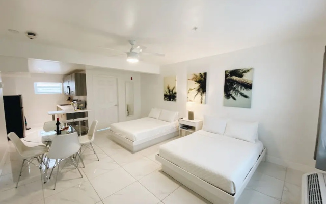 Samantha Apartments by Lowkl