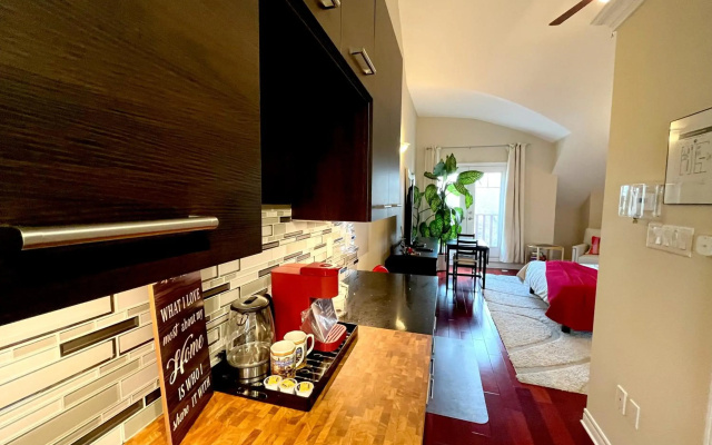 Stunning Studio in the Beaches