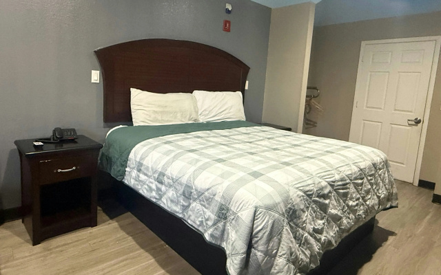 Hotel O Regency Suites Houston - IAH Beltway 8