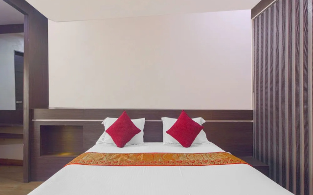 OYO 13647 Hotel Kohinoor Plaza