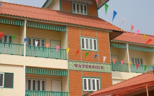 Waterside Boutique Hotel Бангкок вид на фасад