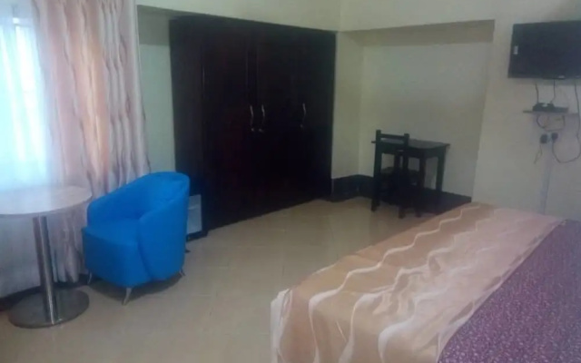 Ama Serwaa Lodge