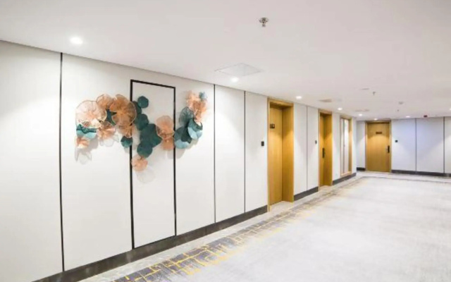 Lucky Star Hotel