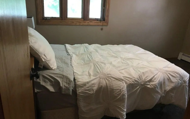 Updated and Cozy 2-bedroom in Rochester