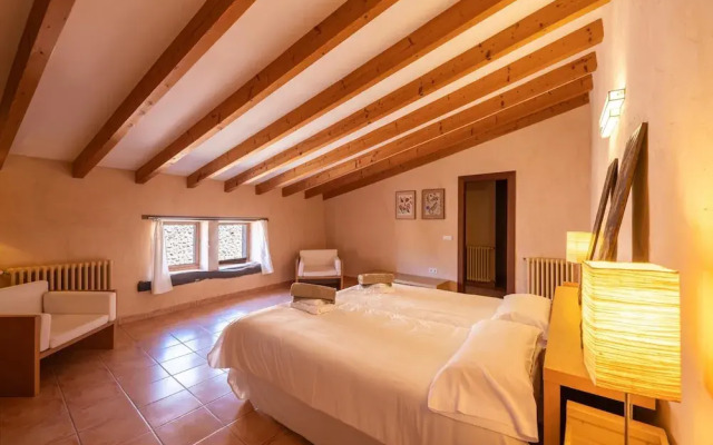 Country House in Buger With Pool & Near Beach