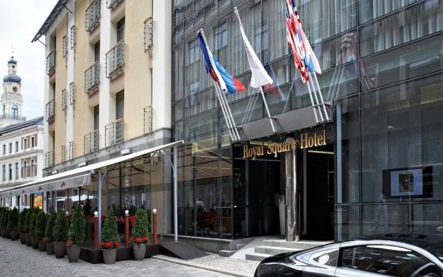 Отель Royal Square Hotel & Suites Латвия, Рига - 4 отзыва об отеле, цены и фото номеров - забронировать отель Royal Square Hotel & Suites онлайн вид на фасад