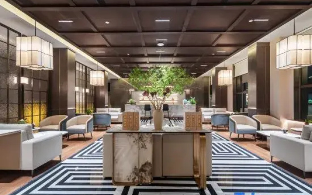 Royal Garden Hotel