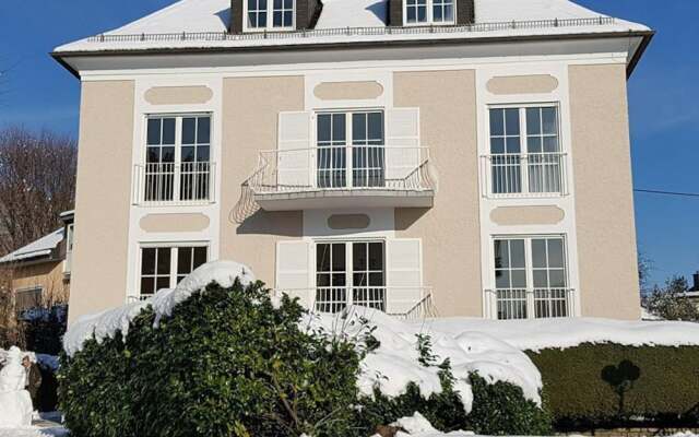 Отель The Little Guesthouse Salzburg Зальцбург вид на фасад