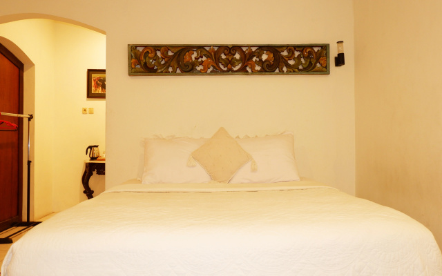 OYO 604 Cemara's Homestay
