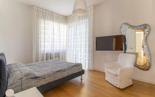 Donatella Home