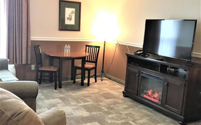 Boothill Inn And Suites