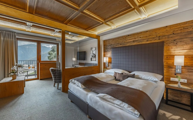 Maraias Luxury Suites & Apartments