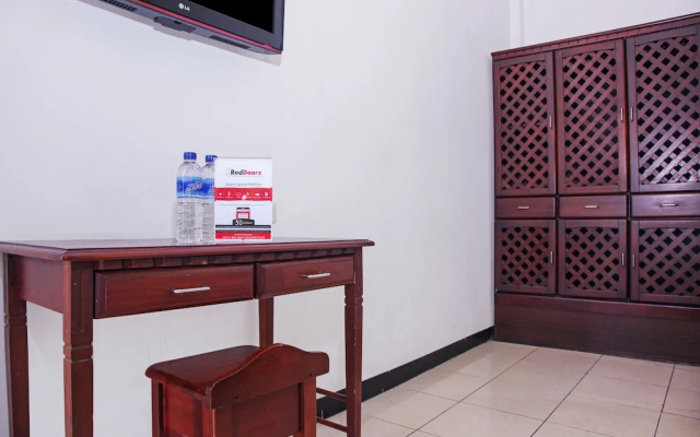 RedDoorz near Tanjung Perak