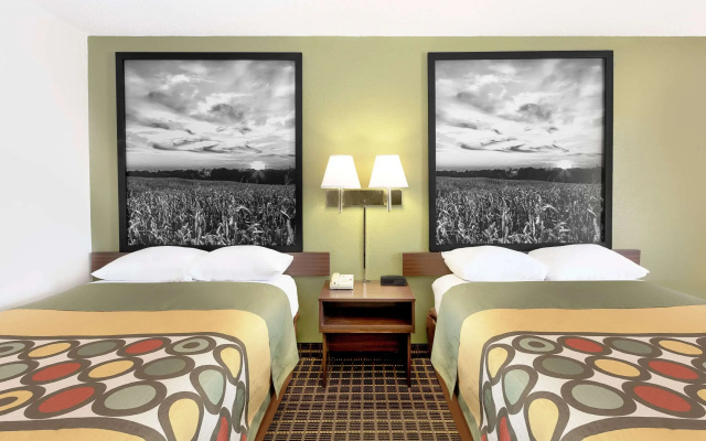 Super 8 by Wyndham Norfolk