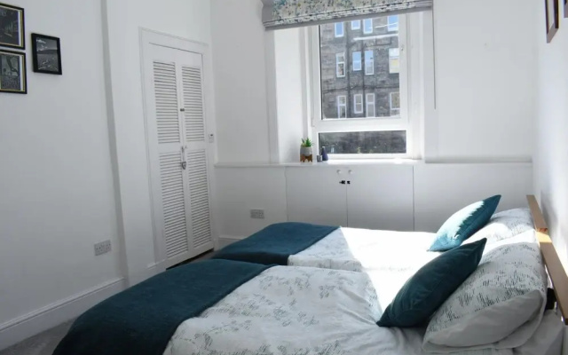 NEW Superb 2BD Flat in Holyrood Edinburgh