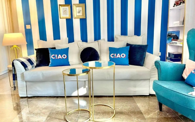 "new Retropolitan Club - Luxstay apt With Terrace In Patras"