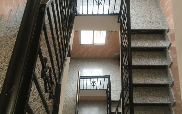 Отель Hostal Conchita Legazpi Испания, Мадрид - отзывы, цены и фото номеров - забронировать отель Hostal Conchita Legazpi онлайн вид на фасад