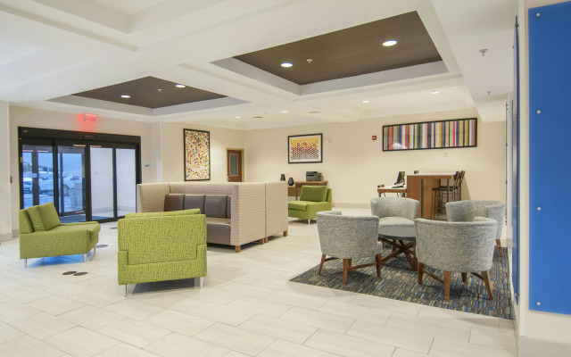Holiday Inn Express & Suites Ocean Springs by IHG