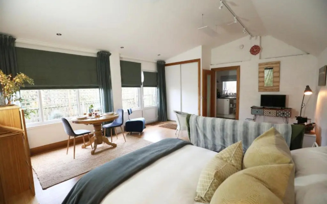 Garden Studio in Biggar