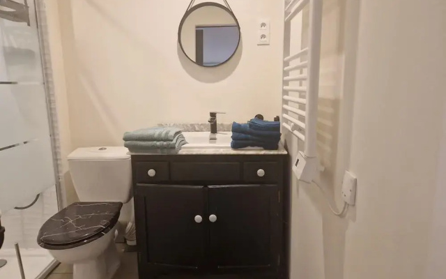 Apartment With Swimming Pool, Wifi