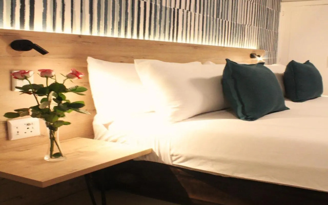 Bayside Hotel 14 Monty Naicker Street
