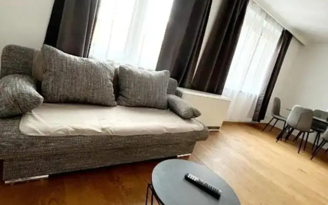 2 rooms apartment near Schönbrunn palace