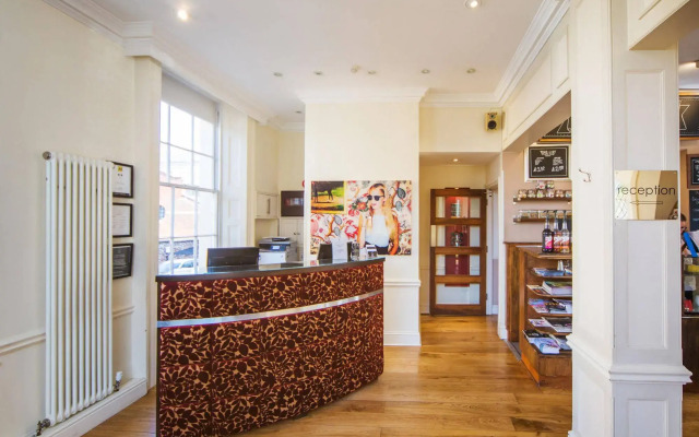 Clifton Hotel