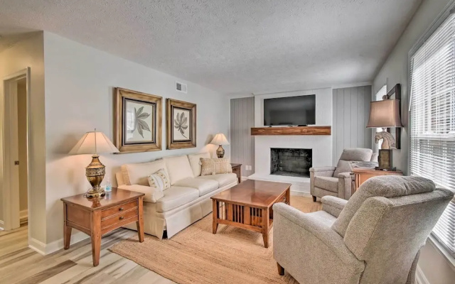 Downtown Southern Pines Townhome With Deck!