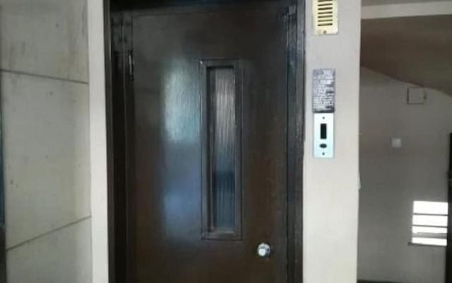 Отель Luxury Acropolis Suite вид на фасад