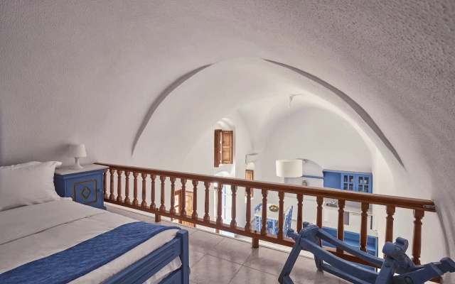 Amphitheater Cave Houses