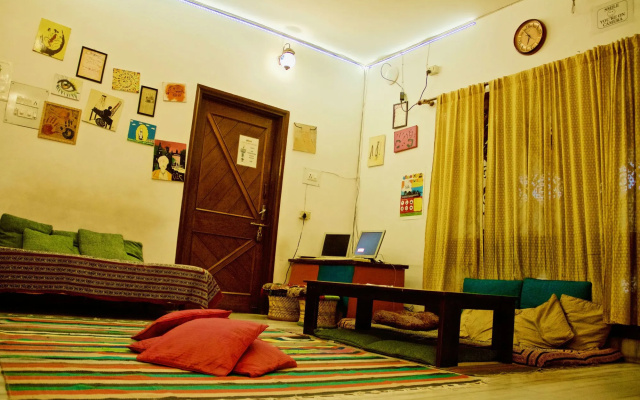 goSTOPS Lite Varanasi