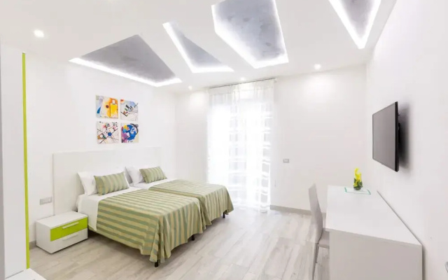 New & Stylish two Bedroom Apartment with Balconies