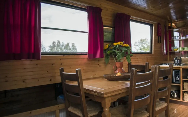 Houseboat De Roos